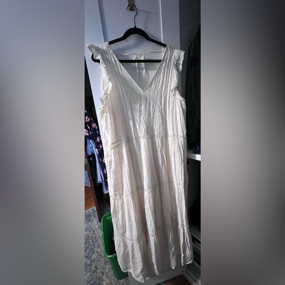 Old Navy Cream Textured Sleeveless Maxi Dress